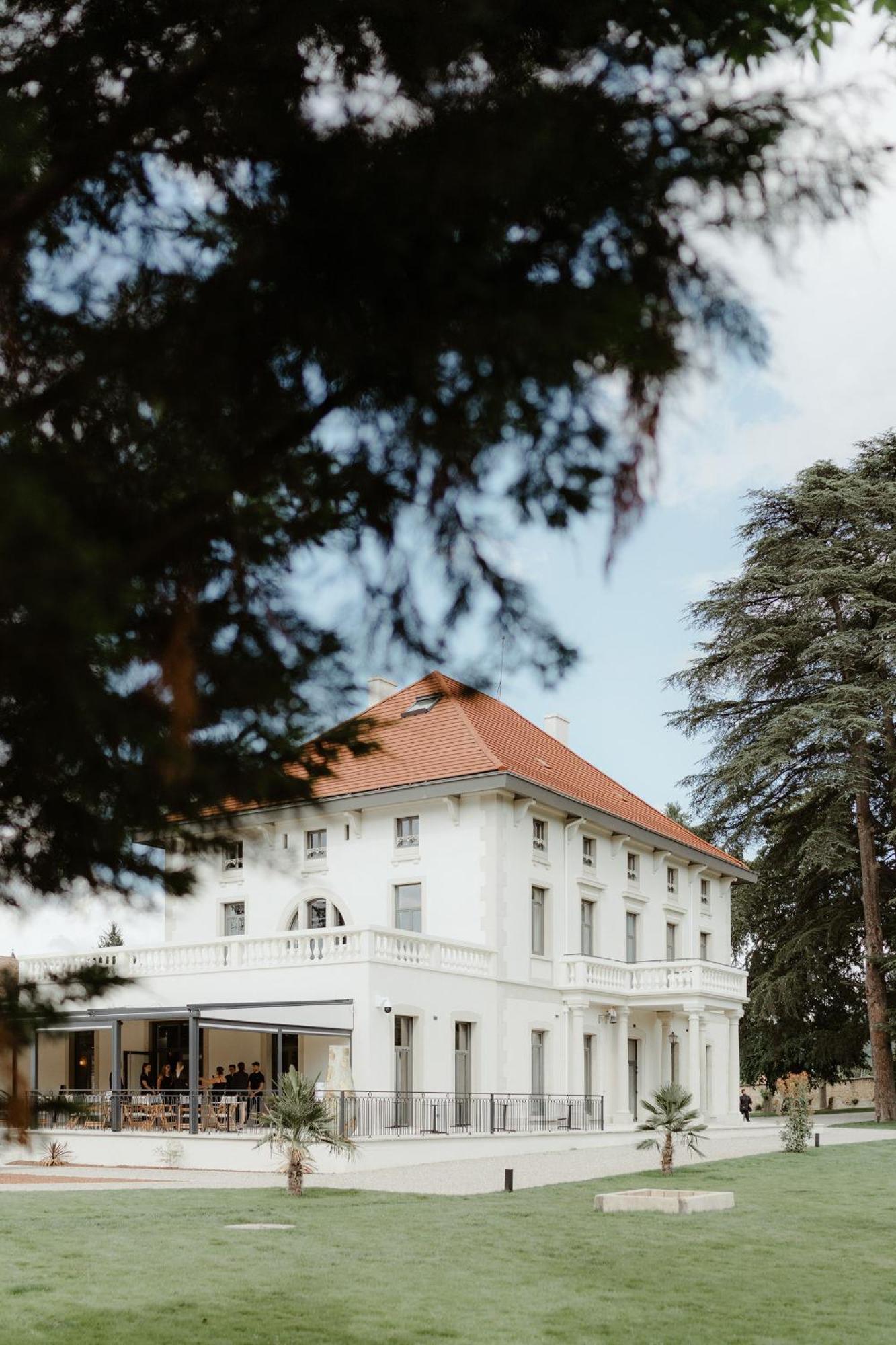 Отель Sequoias Golf & Ressort Ruy-Montceau Экстерьер фото
